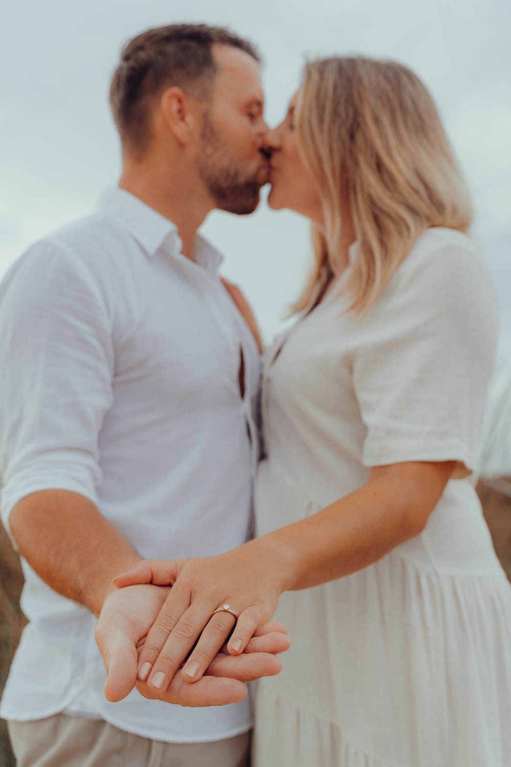 Heiratsantrag fotografieren Mallorca - Umarmung nach dem Ja