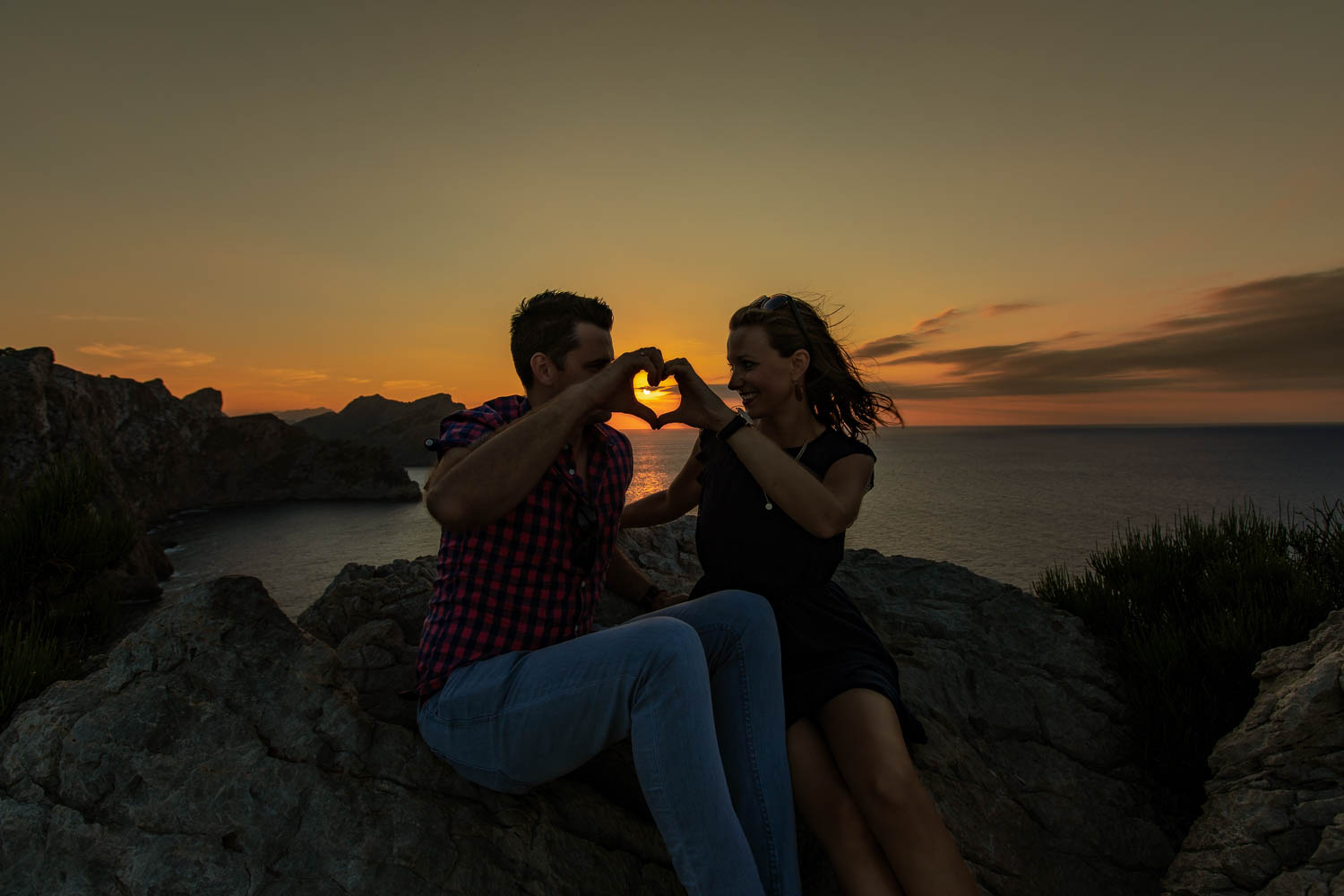 Sonnenuntergang Shooting Mallorca - emotionales Foto in der blauen Stunde