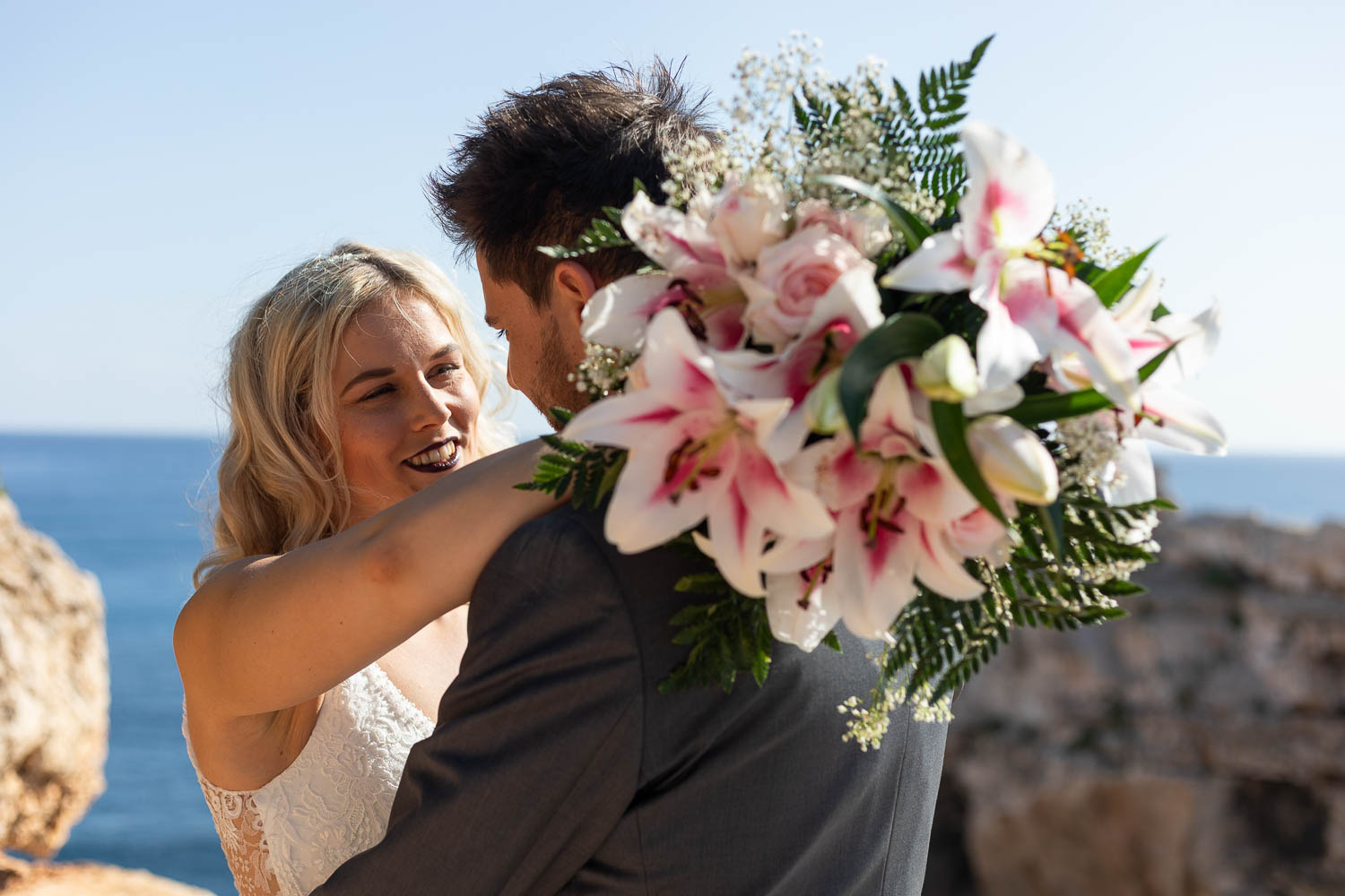 Hochzeitsfotos Mallorca - Braut und Bräutigam, romantischer Moment