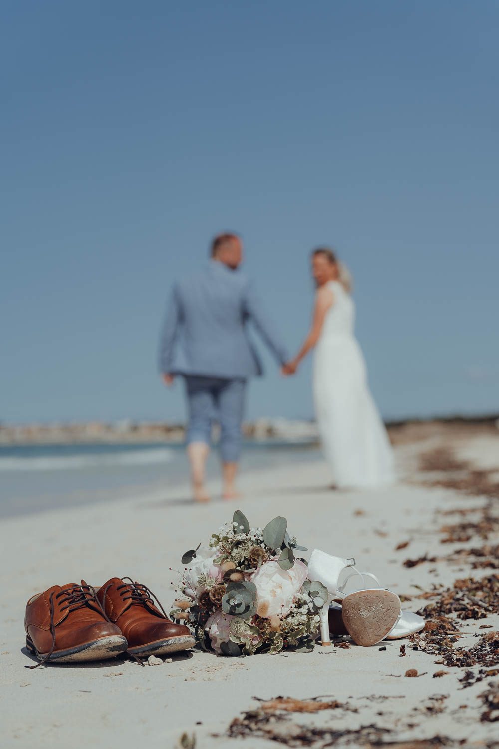 Hochzeitsfotograf Mallorca - Brautpaar tanzt beim Hochzeitsfest